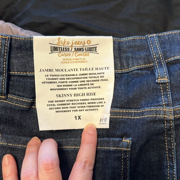 Dark wash high rise skinny jeans - nwt 1x so fits 14-16 - Picture 7 of 7